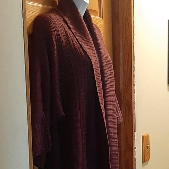 Raglan sleeve knit cardigan in rust color. - Picture 3 of 3